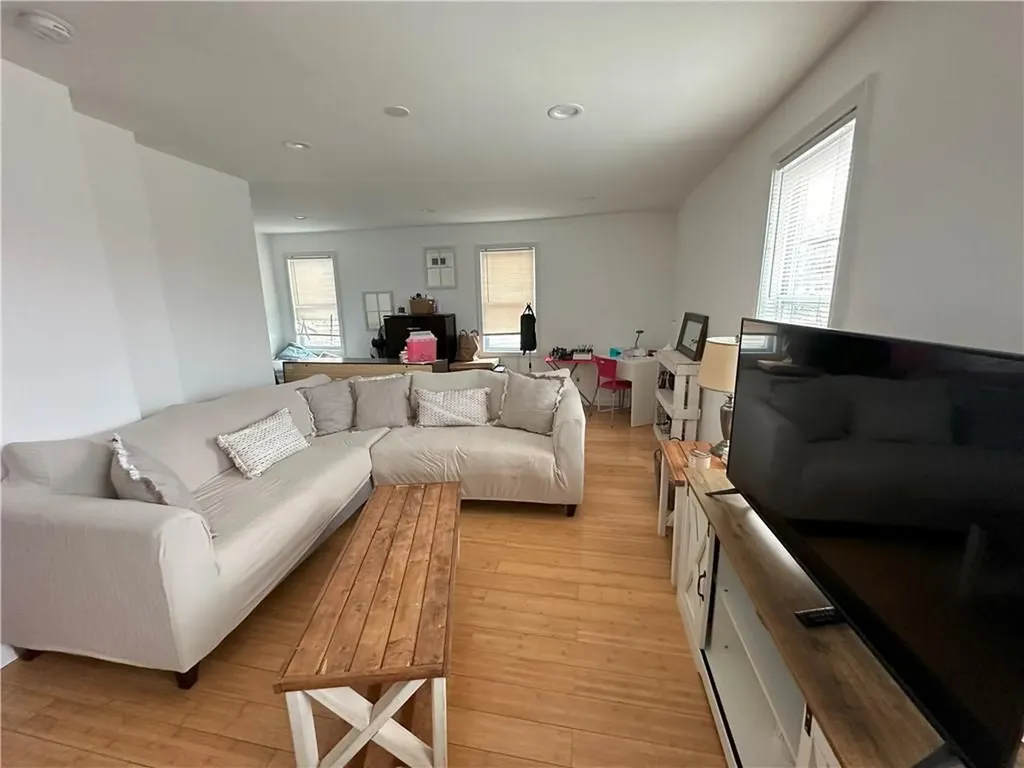 39 Camden Avenue Providence RI 02908