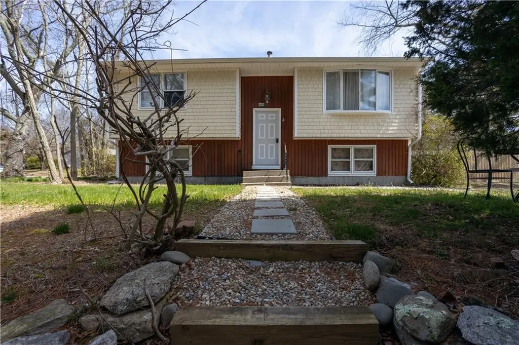 2 Lakeview Drive Narragansett RI 02882