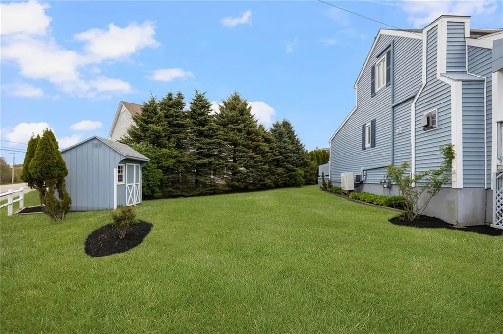 2 Major Arnold Road Narragansett RI 02882