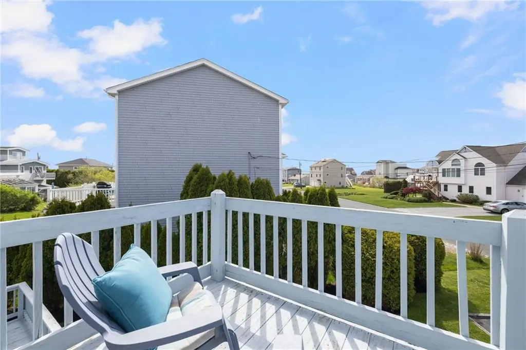 2 Major Arnold Road Narragansett RI 02882