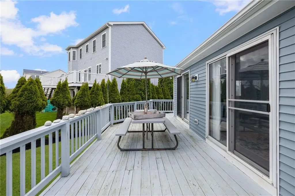 2 Major Arnold Road Narragansett RI 02882