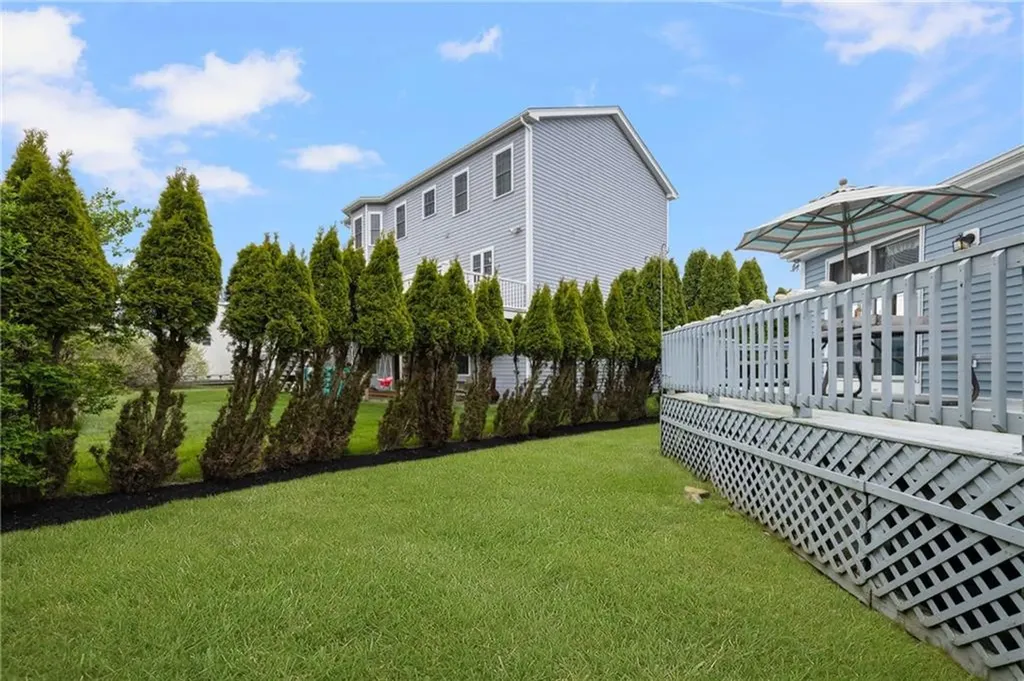 2 Major Arnold Road Narragansett RI 02882