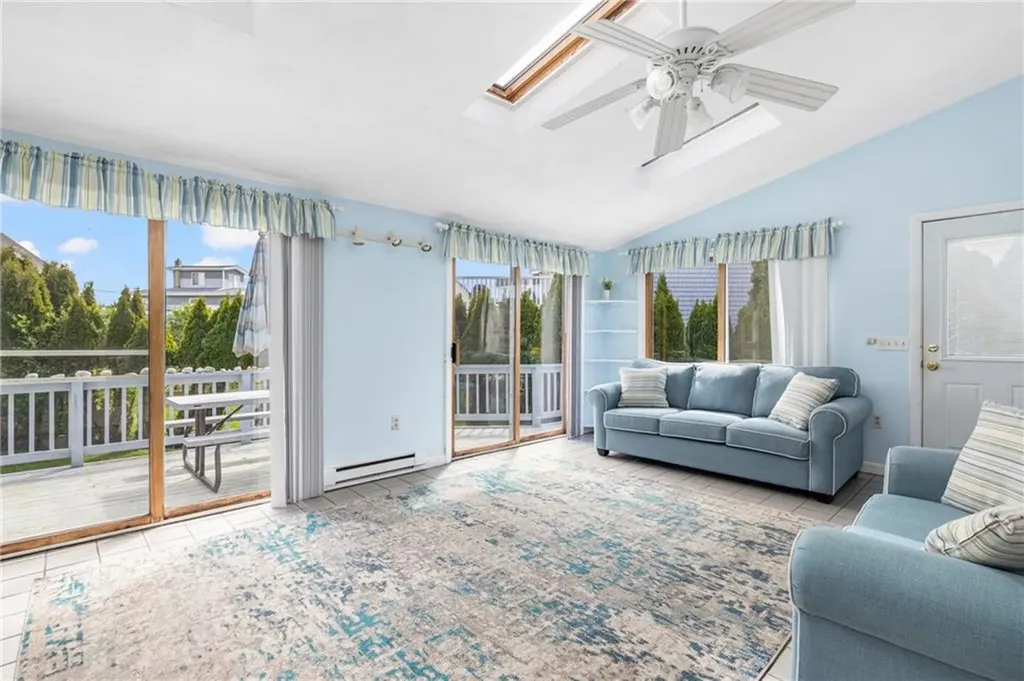 2 Major Arnold Road Narragansett RI 02882