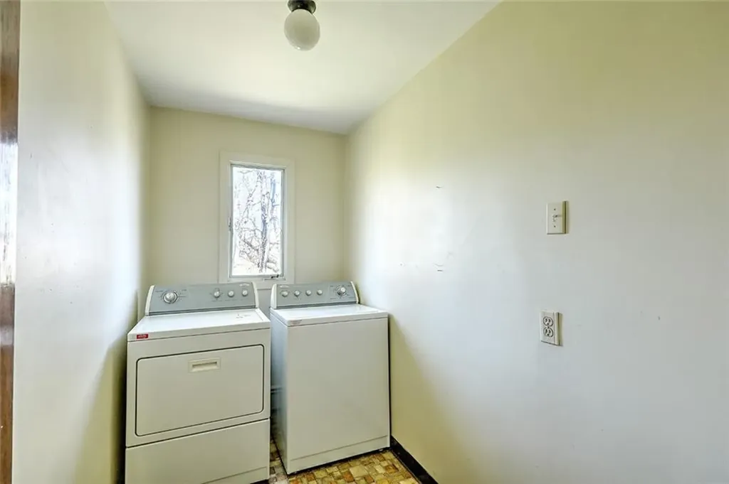 39 Santiago Street Providence RI 02907