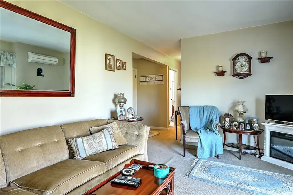 39 Santiago Street Providence RI 02907