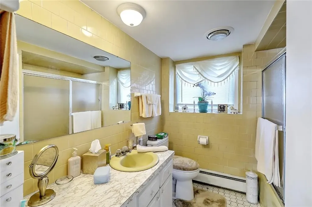 39 Santiago Street Providence RI 02907