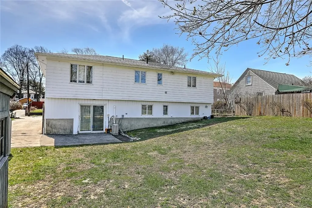 39 Santiago Street Providence RI 02907