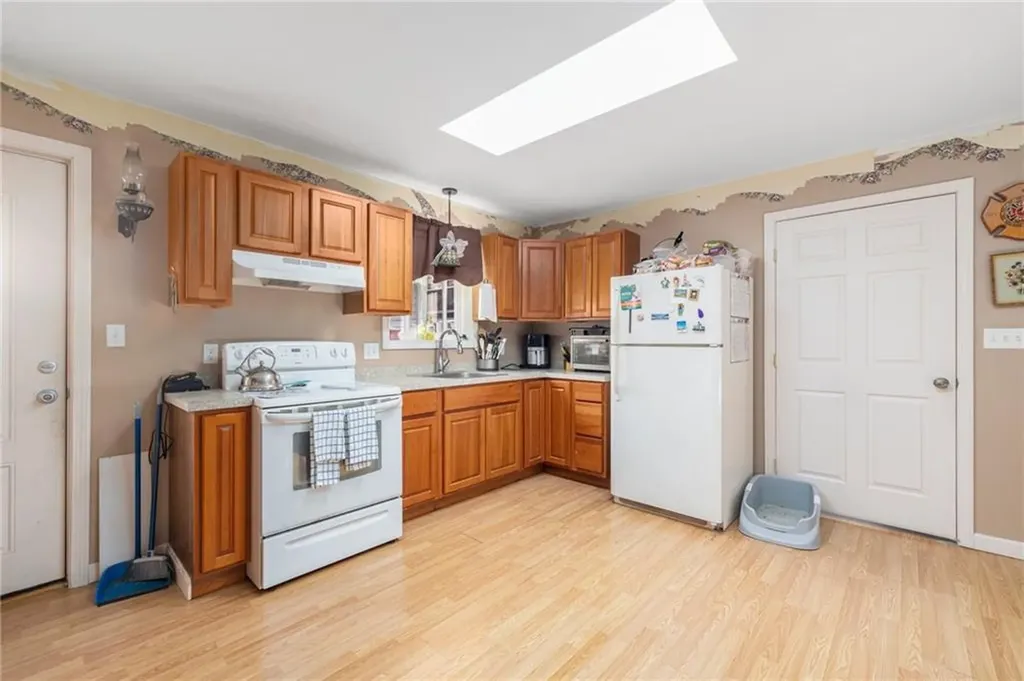 66 Benedict Road Warwick RI 02888