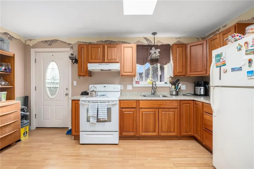 66 Benedict Road Warwick RI 02888