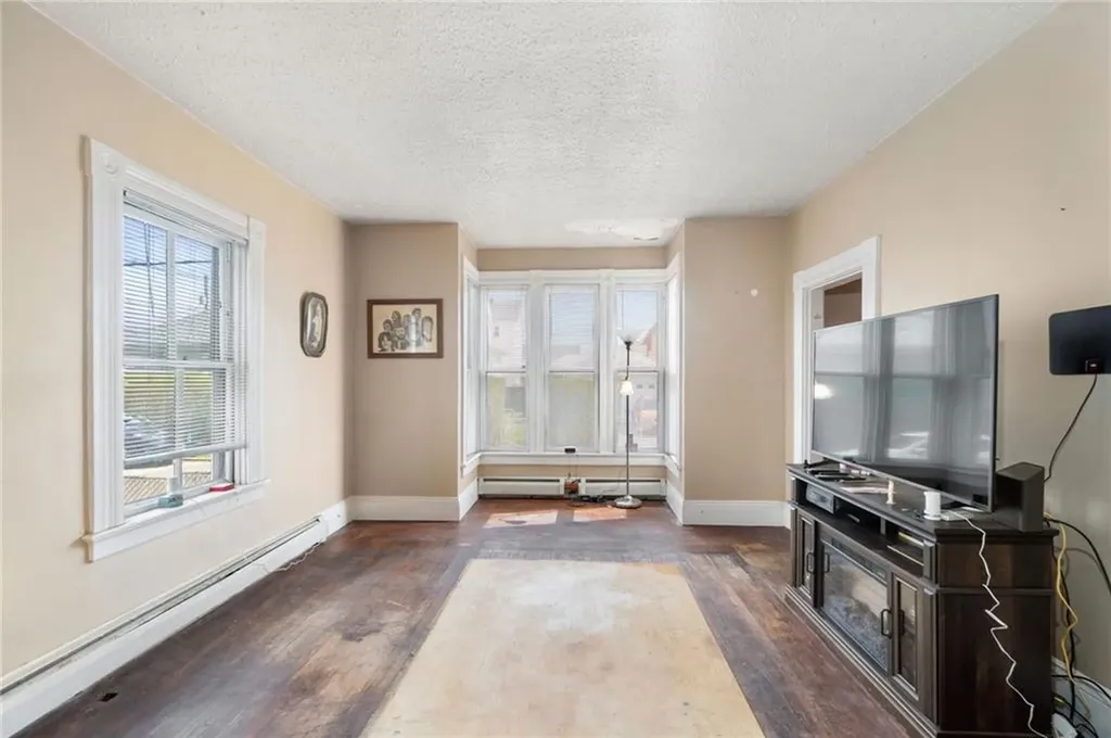 9 Bend Street Providence RI 02909