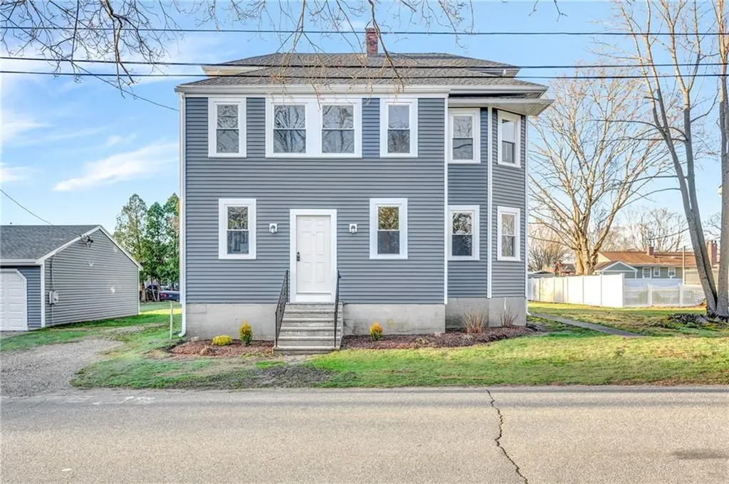 17 Stanley Avenue Barrington RI 02806