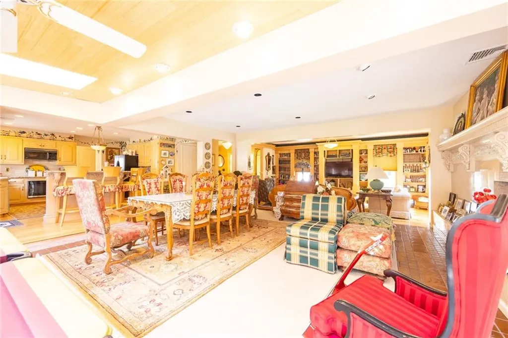 35 Angell Road Lincoln RI 02865