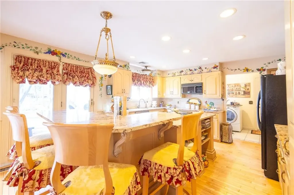 35 Angell Road Lincoln RI 02865