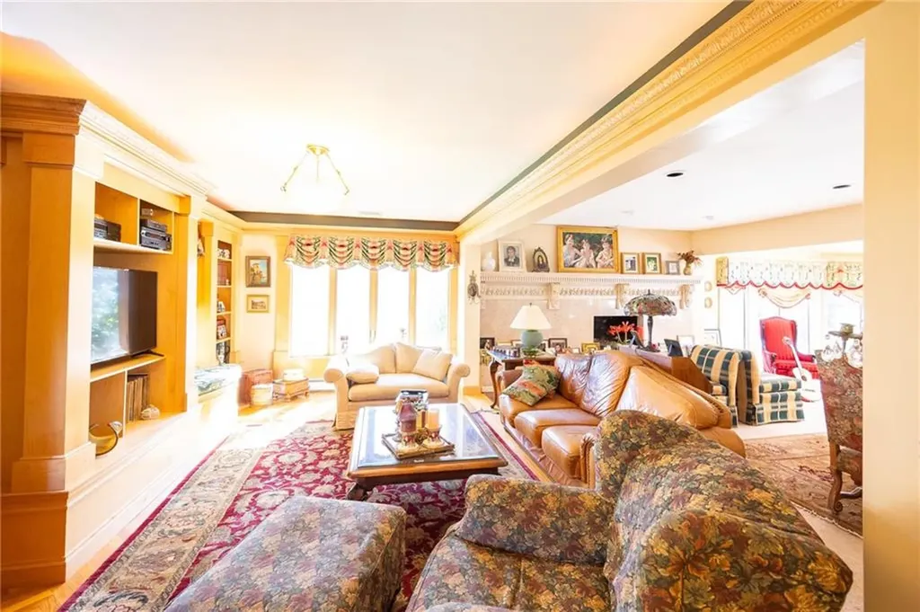 35 Angell Road Lincoln RI 02865