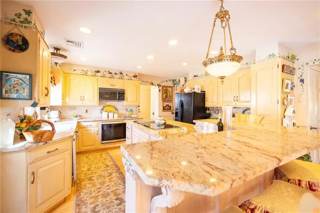 35 Angell Road Lincoln RI 02865
