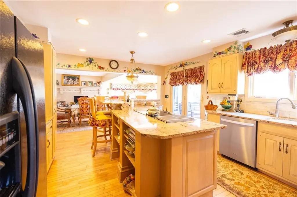 35 Angell Road Lincoln RI 02865