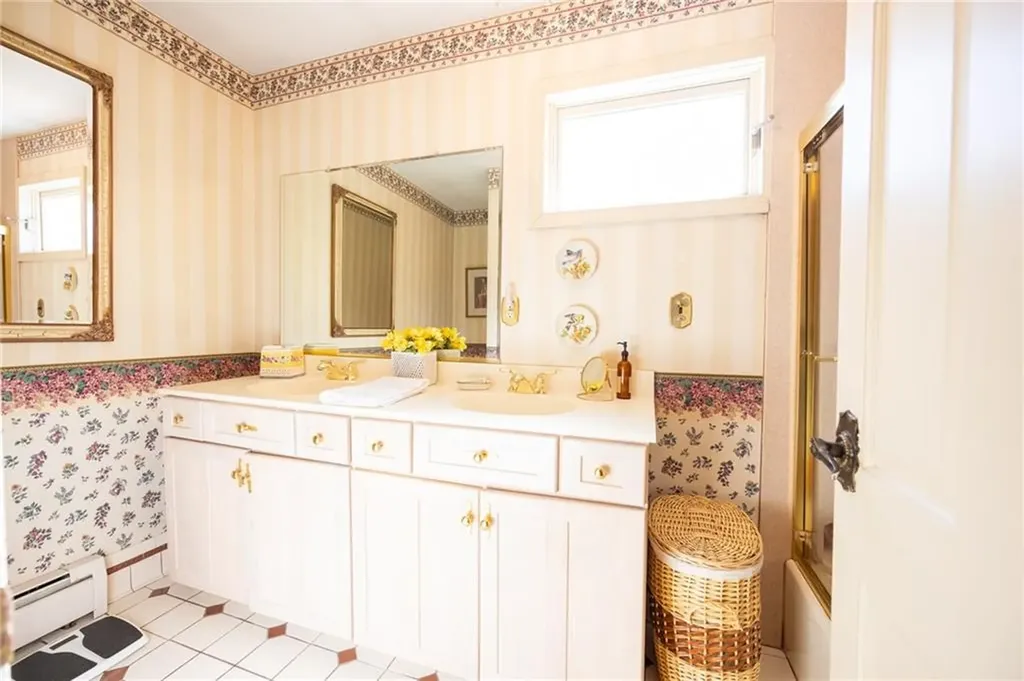 35 Angell Road Lincoln RI 02865