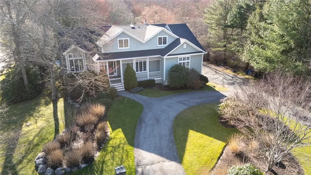 152 Gibson Avenue Narragansett RI 02882