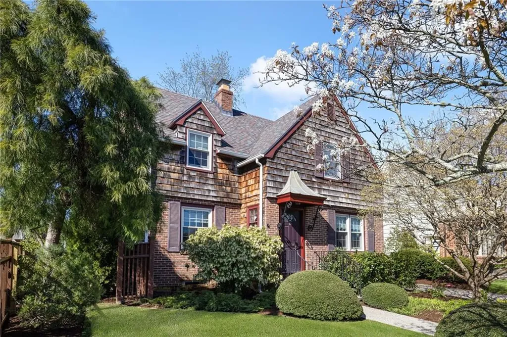135 Canonchet Avenue Warwick RI 02888