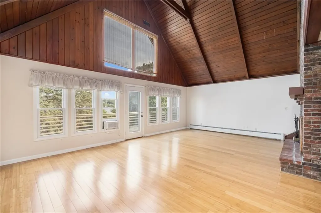 23 Hillside Avenue Portsmouth RI 02871