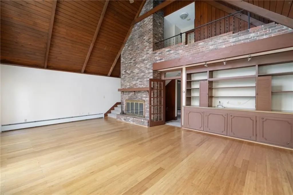 23 Hillside Avenue Portsmouth RI 02871