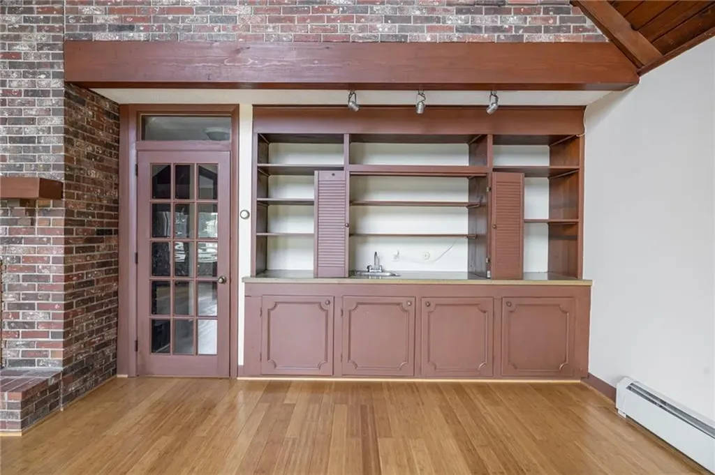 23 Hillside Avenue Portsmouth RI 02871
