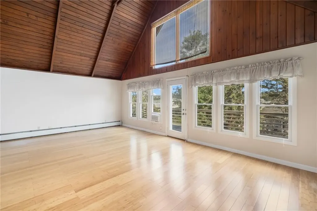 23 Hillside Avenue Portsmouth RI 02871