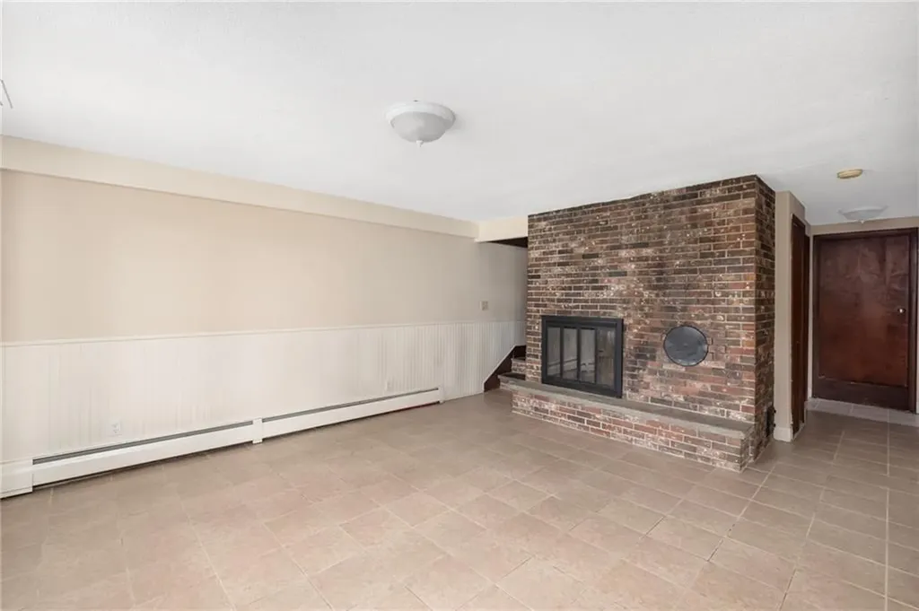 23 Hillside Avenue Portsmouth RI 02871