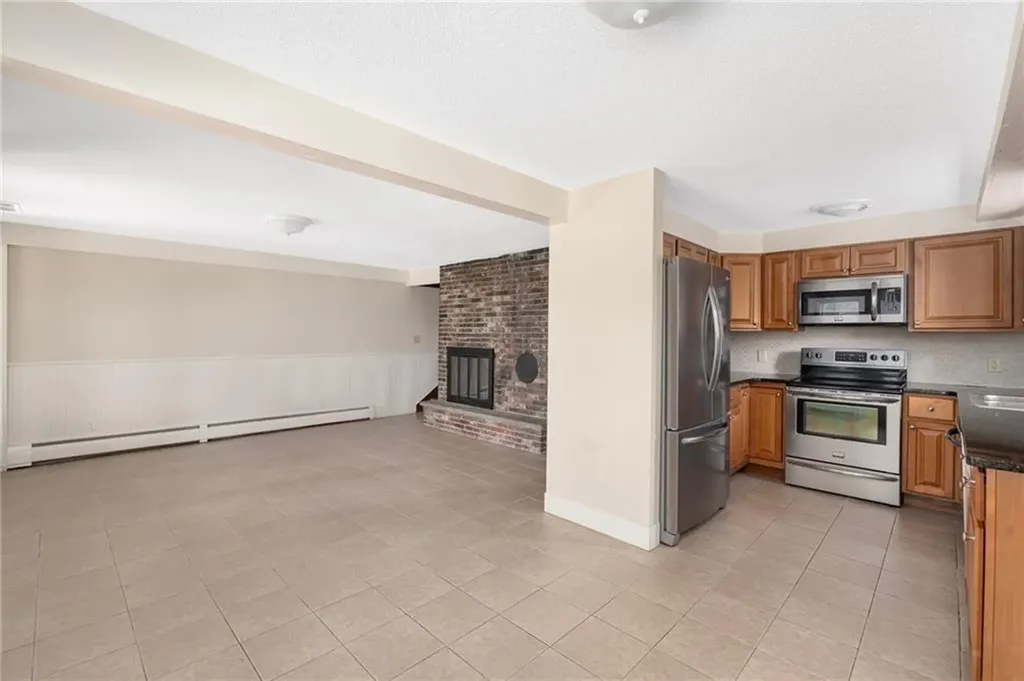 23 Hillside Avenue Portsmouth RI 02871