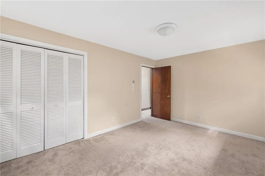 23 Hillside Avenue Portsmouth RI 02871