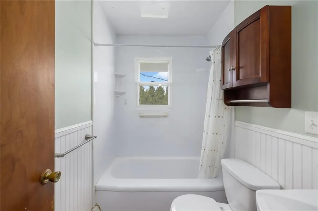 23 Hillside Avenue Portsmouth RI 02871