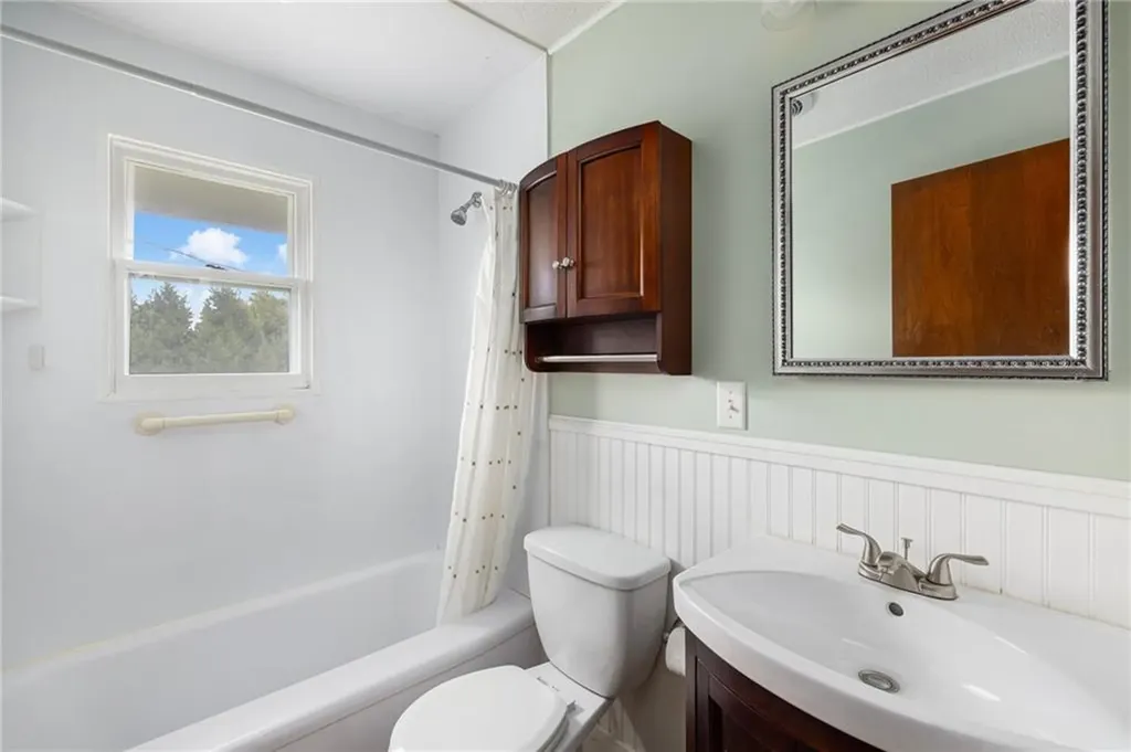 23 Hillside Avenue Portsmouth RI 02871