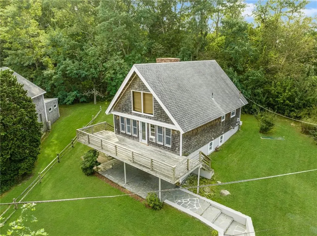 23 Hillside Avenue Portsmouth RI 02871