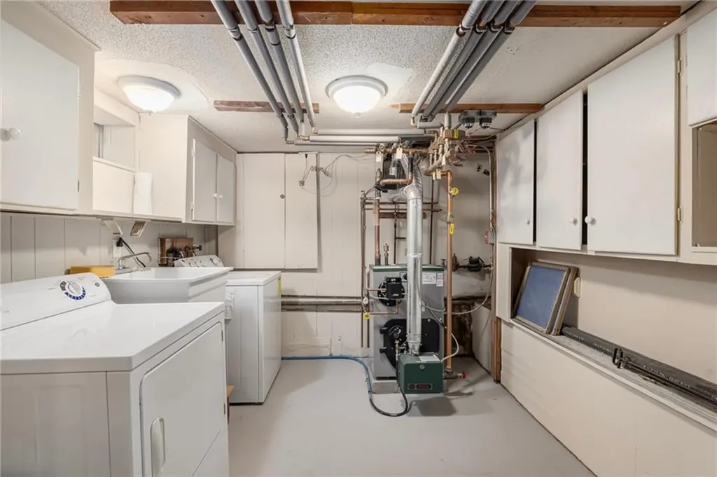 23 Hillside Avenue Portsmouth RI 02871