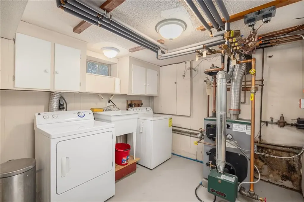 23 Hillside Avenue Portsmouth RI 02871