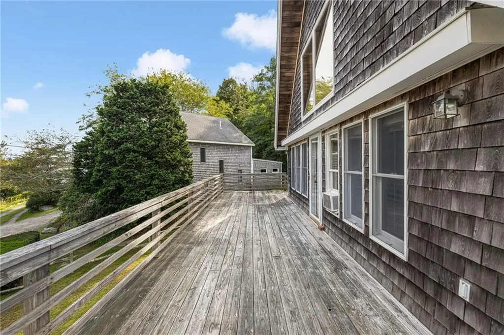 23 Hillside Avenue Portsmouth RI 02871
