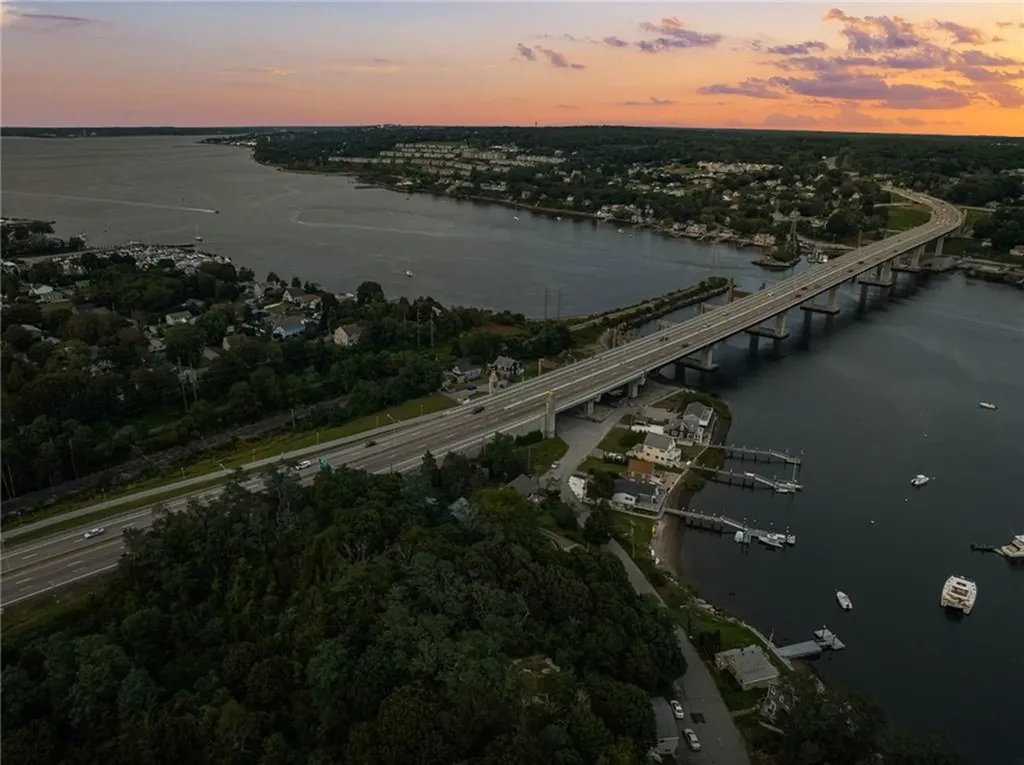 23 Hillside Avenue Portsmouth RI 02871