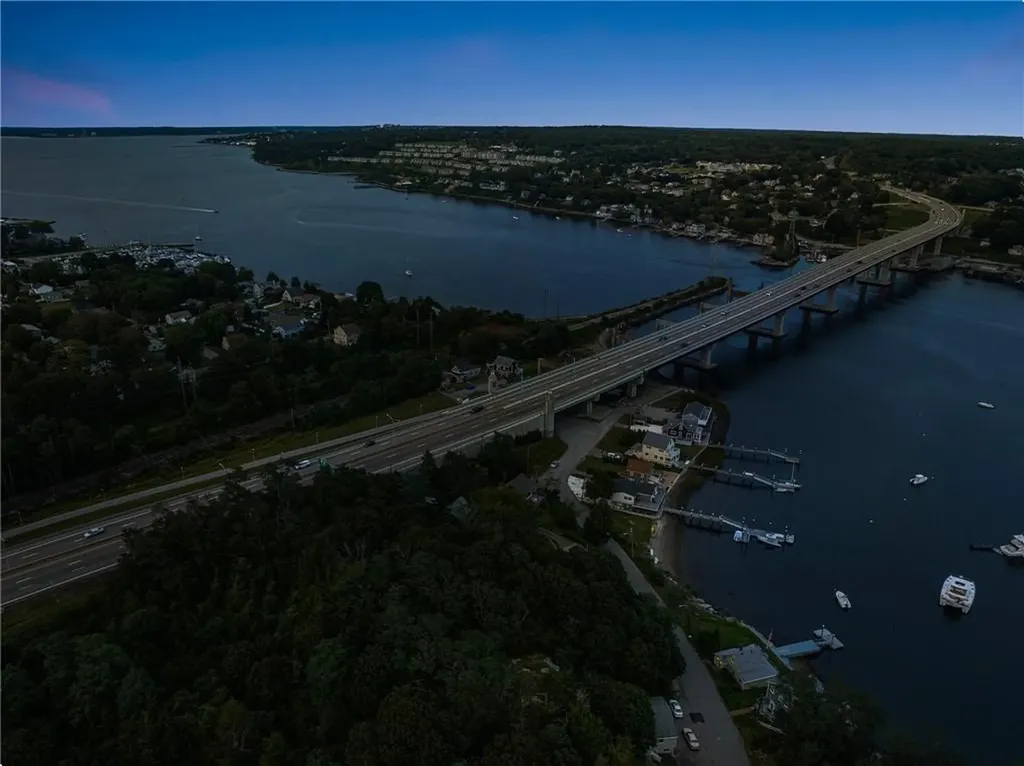 23 Hillside Avenue Portsmouth RI 02871