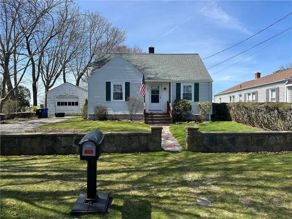 1 Westwood Road Bristol RI 02809