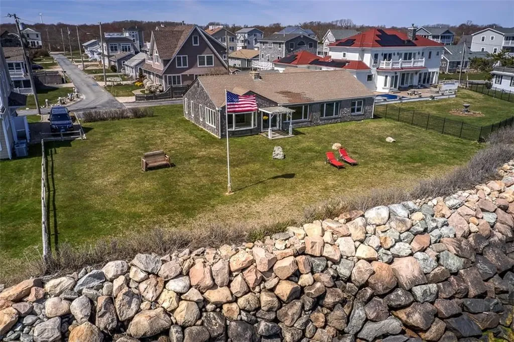 30 Pocono Road Narragansett RI 02882