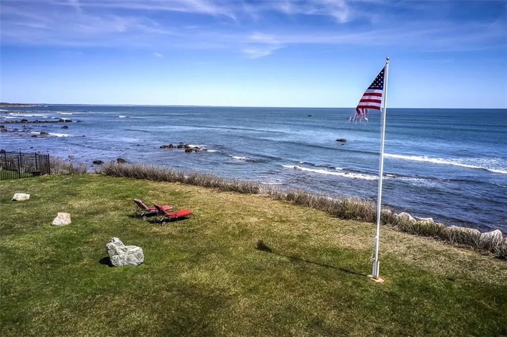30 Pocono Road Narragansett RI 02882