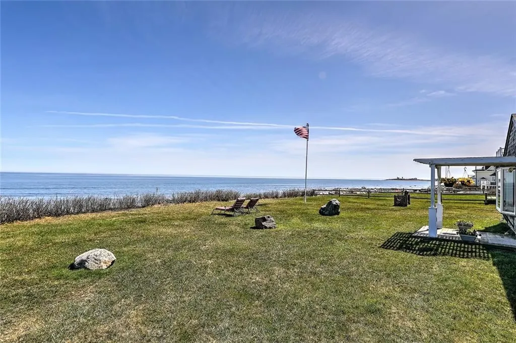 30 Pocono Road Narragansett RI 02882