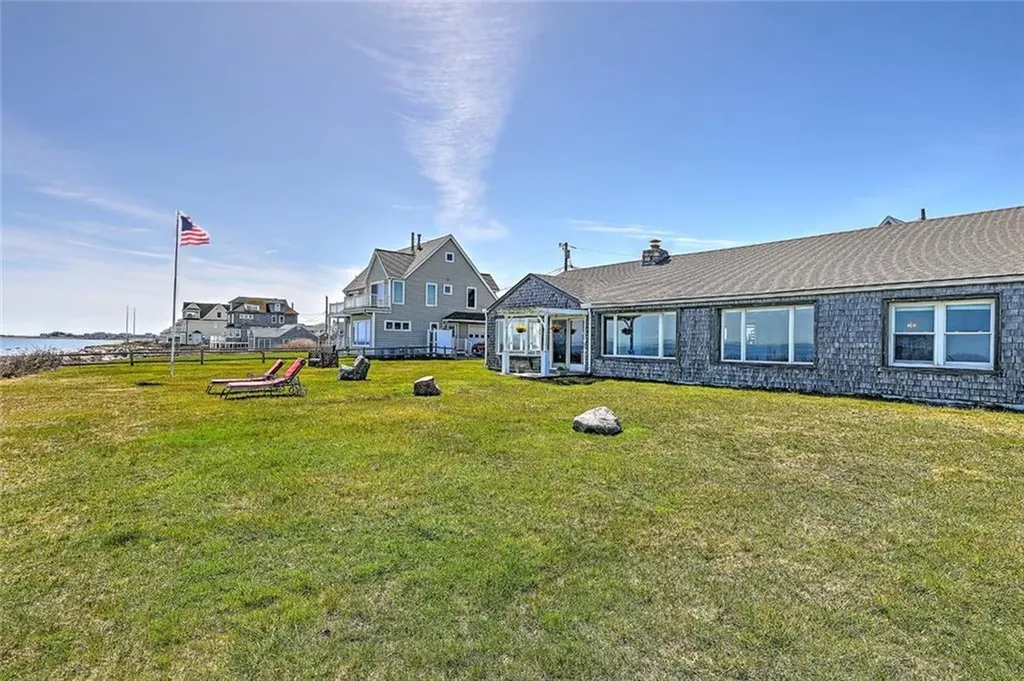 30 Pocono Road Narragansett RI 02882
