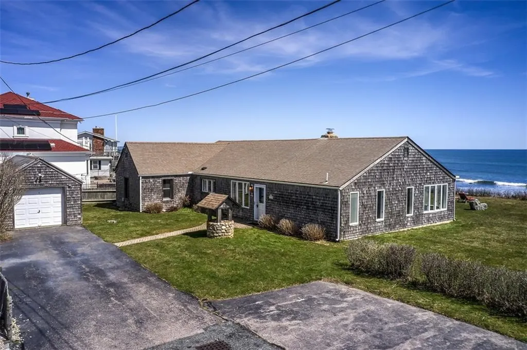 30 Pocono Road Narragansett RI 02882