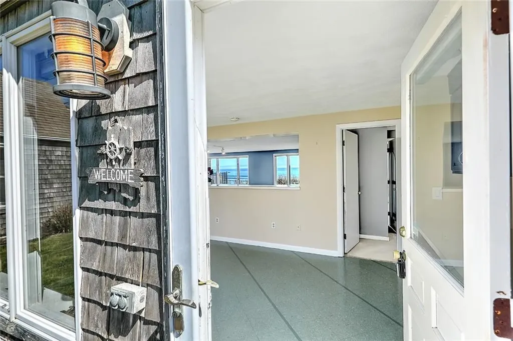 30 Pocono Road Narragansett RI 02882