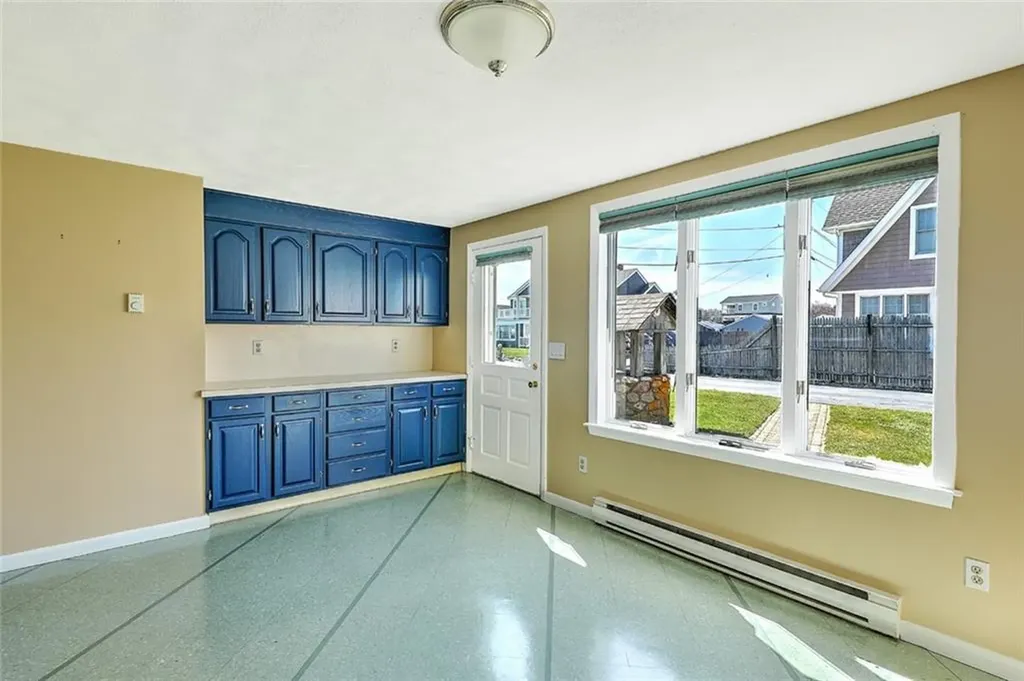 30 Pocono Road Narragansett RI 02882