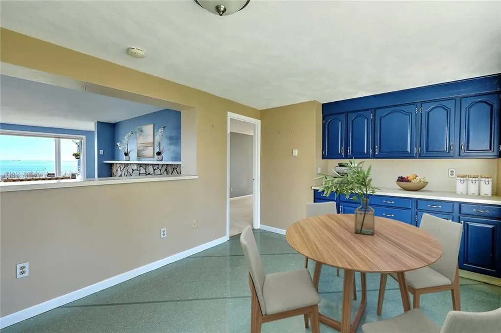 30 Pocono Road Narragansett RI 02882