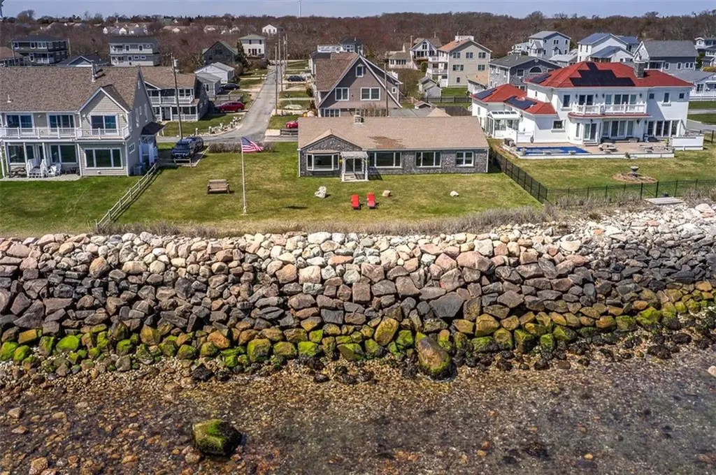 30 Pocono Road Narragansett RI 02882