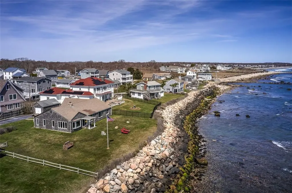 30 Pocono Road Narragansett RI 02882