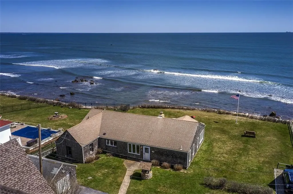 30 Pocono Road Narragansett RI 02882